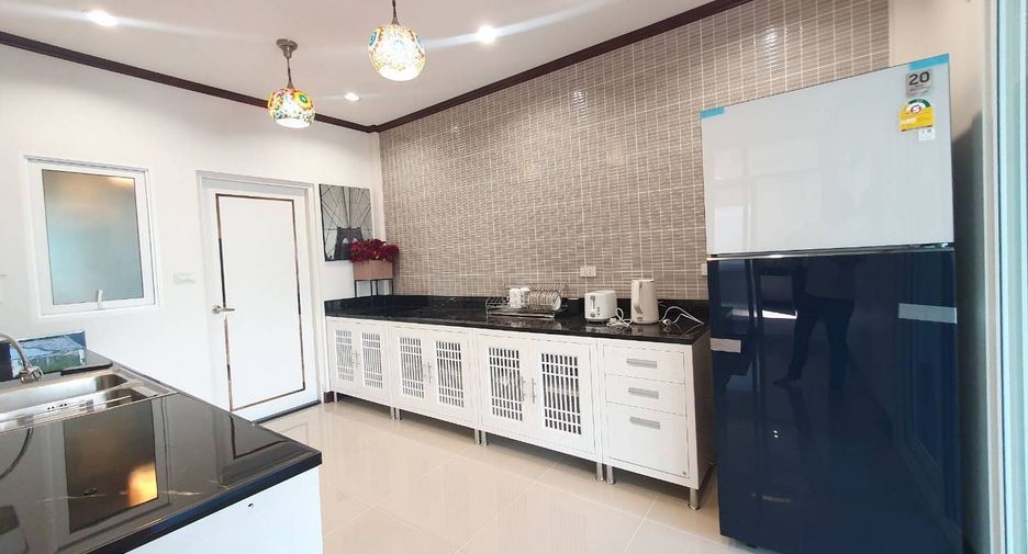 Casa en alquiler de 3 habitaciones en Bang Phli, Samut Prakan