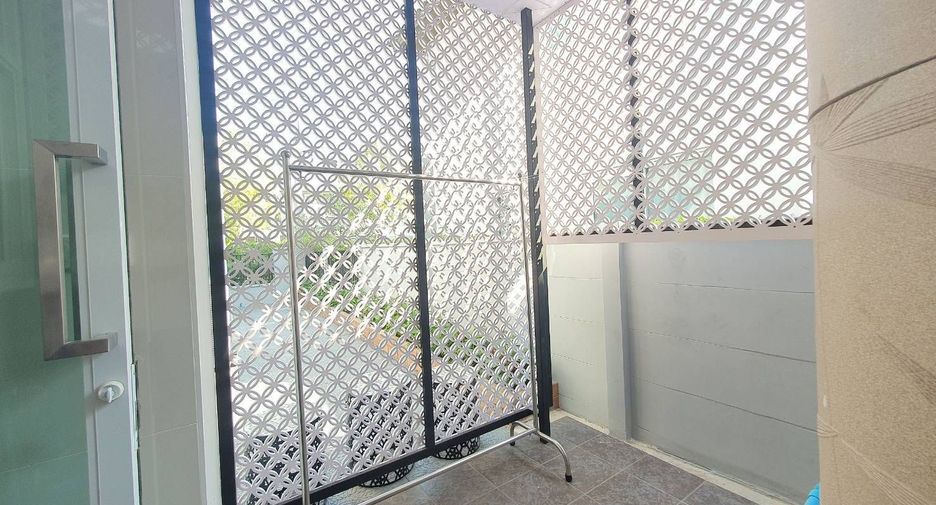 Casa en alquiler de 3 habitaciones en Bang Phli, Samut Prakan