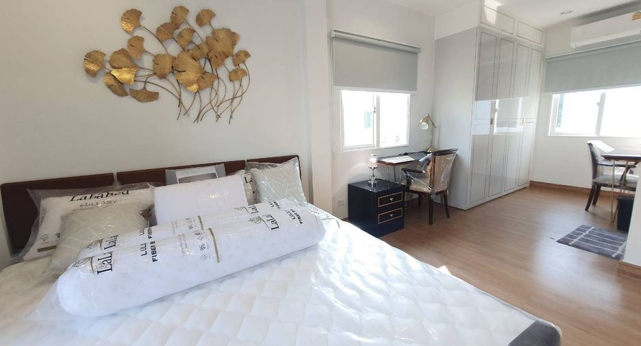 Casa en alquiler de 3 habitaciones en Bang Phli, Samut Prakan