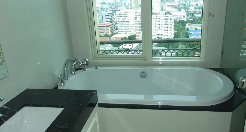 Condo en alquiler de 2 habitaciones en Watthana, Bangkok