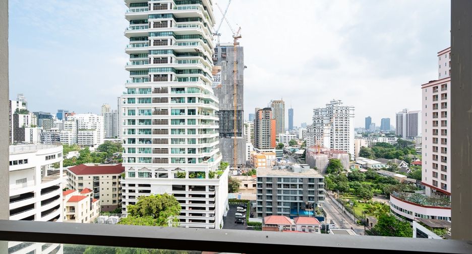 Condo en alquiler de 2 habitaciones en Khlong Toei, Bangkok