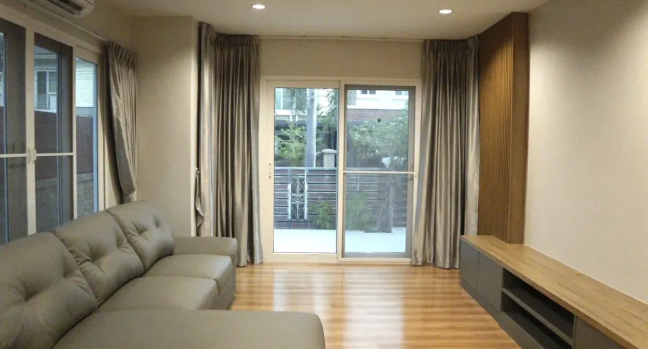 ให้เช่า 3 ห้องนอน บ้านเดี่ยว ใน บางพลี, สมุทรปราการ