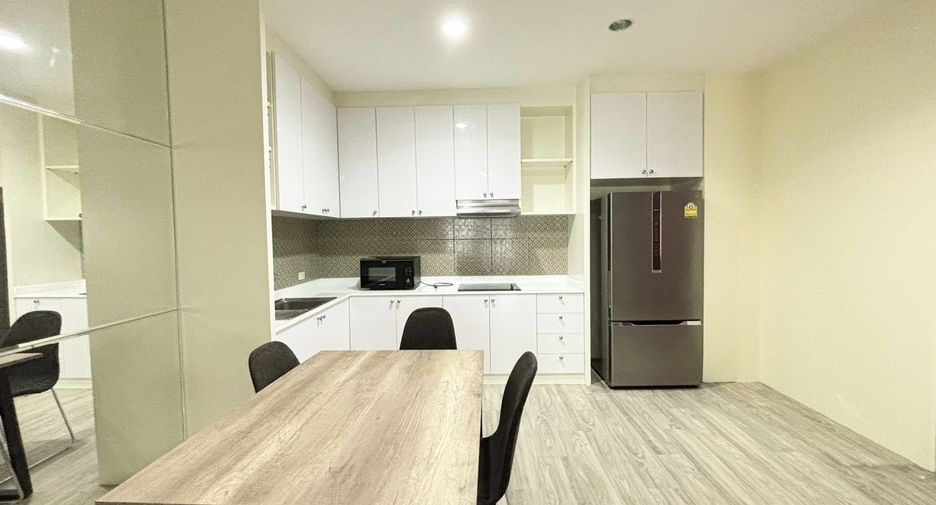 Wohnung zur Miete mit 2 Zimmer in Watthana, Bangkok