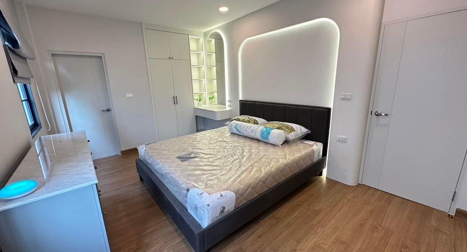 出租 4 卧室 独立屋 在 Bang Phli, Samut Prakan