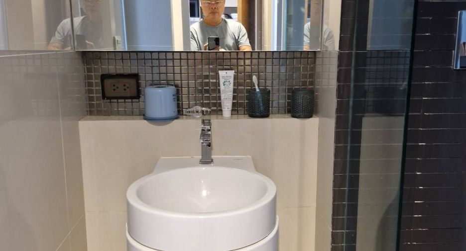 For rent 1 bed condo in Phaya Thai, Bangkok