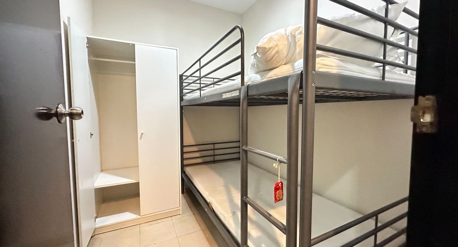 Wohnung zur Miete mit 3 Zimmer in Khlong Toei, Bangkok