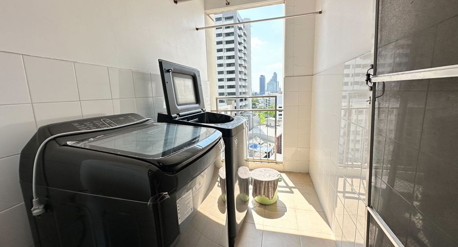 Wohnung zur Miete mit 3 Zimmer in Khlong Toei, Bangkok