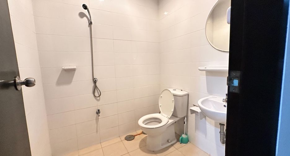 Wohnung zur Miete mit 3 Zimmer in Khlong Toei, Bangkok