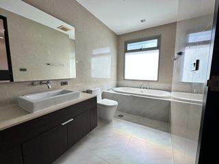 Wohnung zur Miete mit 3 Zimmer in Khlong Toei, Bangkok