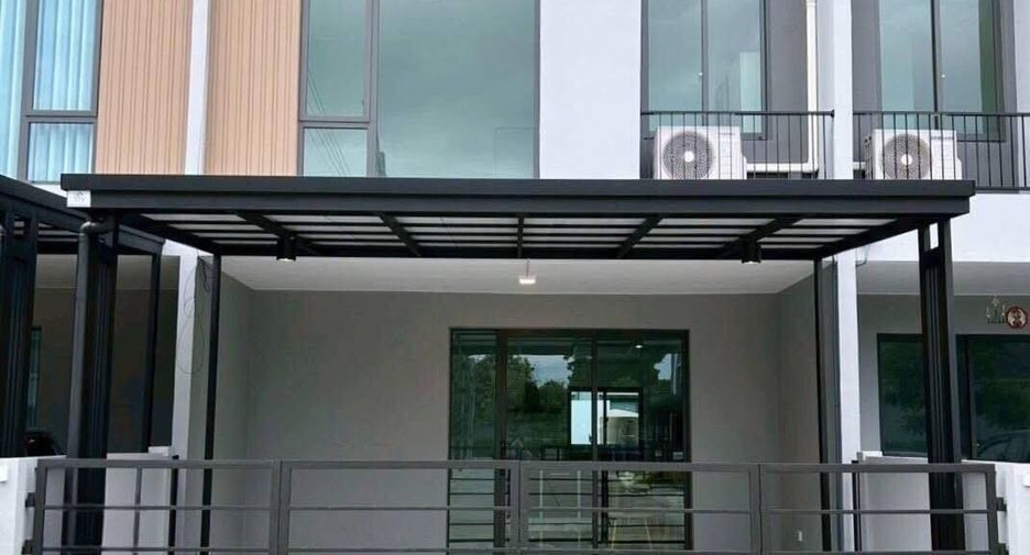 For rent 3 bedrooms townhouse in Prawet, Bangkok