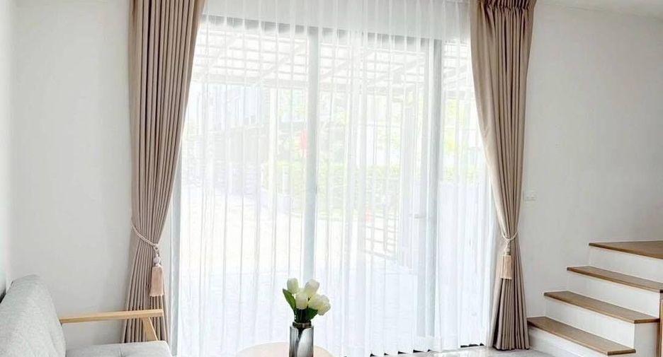 For rent 3 bedrooms townhouse in Prawet, Bangkok