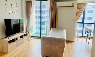 À louer 2 chambres condo à Huai Khwang, Bangkok