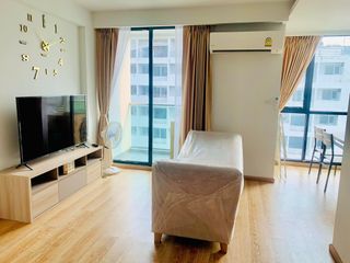 For rent 2 bedrooms condo in Huai Khwang, Bangkok
