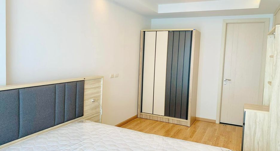 À louer 2 chambres condo à Huai Khwang, Bangkok