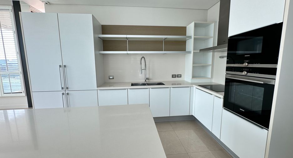 Wohnung zur Miete mit 2 Zimmer in Pathum Wan, Bangkok