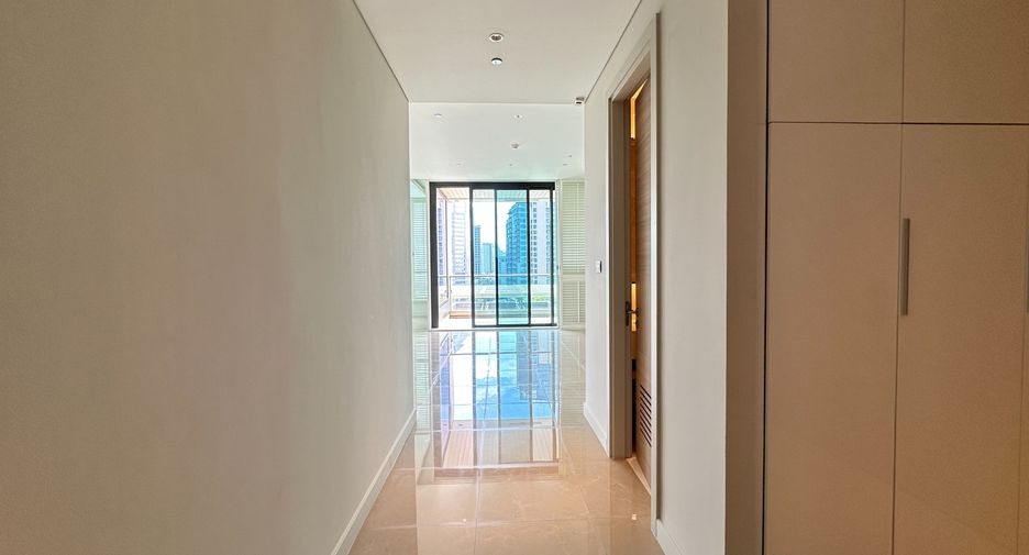 À louer 2 chambres condo à Pathum Wan, Bangkok