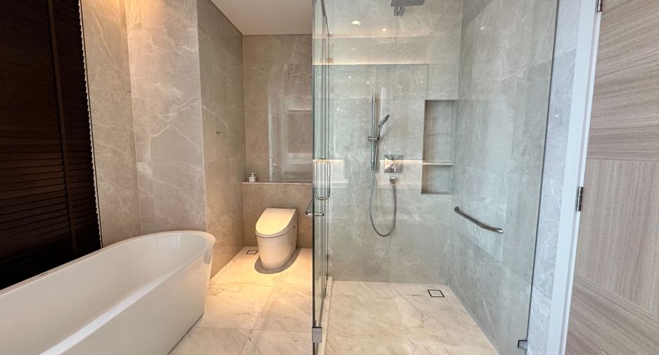 Wohnung zur Miete mit 2 Zimmer in Pathum Wan, Bangkok