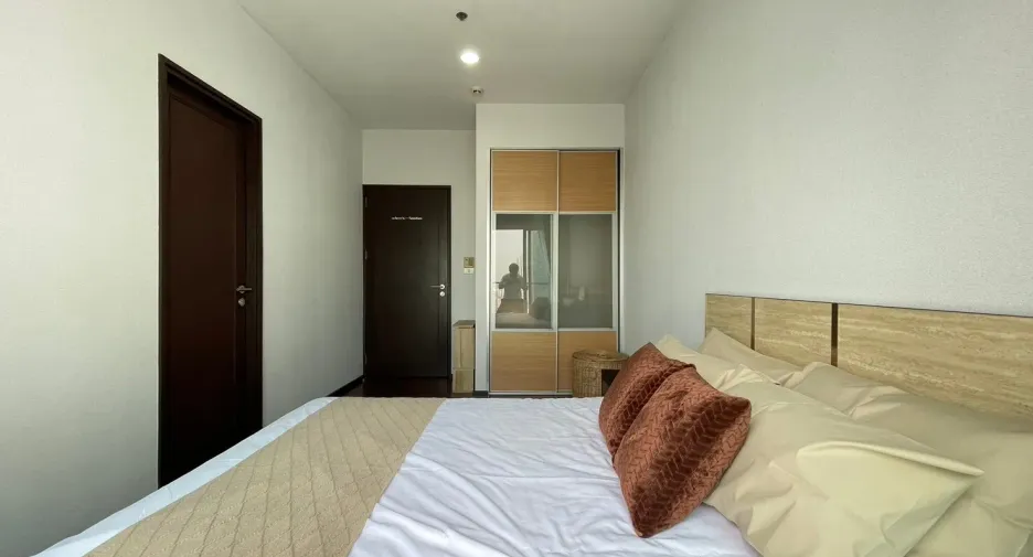 For rent 2 bedrooms condo in Watthana, Bangkok