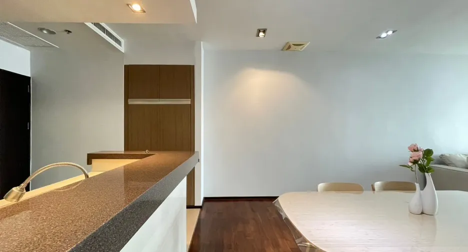 For rent 2 bedrooms condo in Watthana, Bangkok