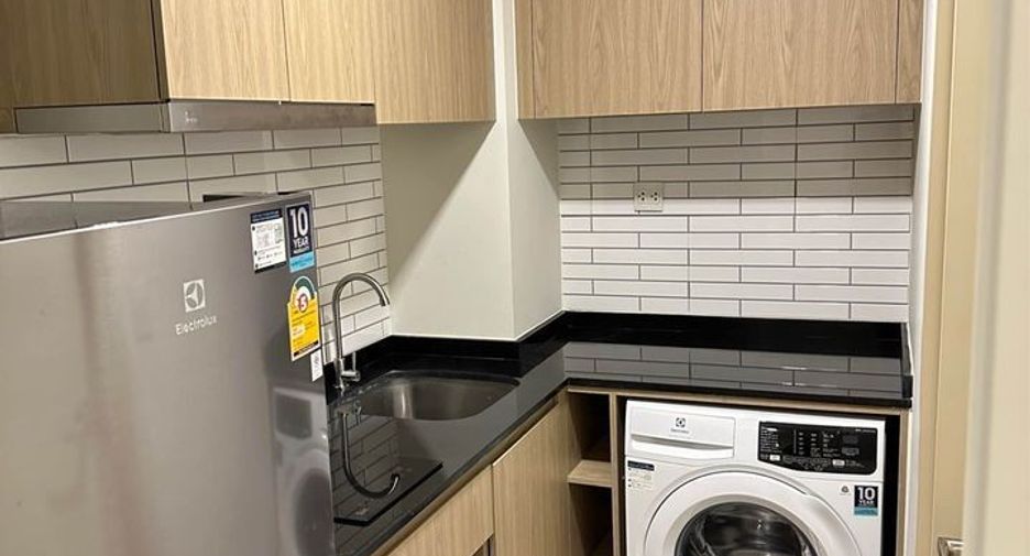 For rent 2 bedrooms condo in Phra Khanong, Bangkok