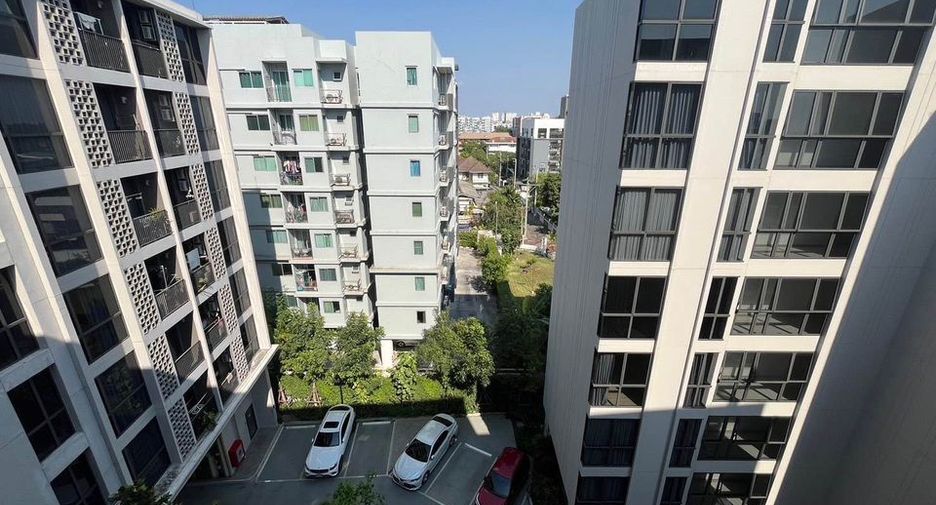 For rent 2 bedrooms condo in Phra Khanong, Bangkok