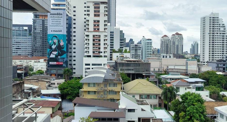 For rent 2 bedrooms apartment in Watthana, Bangkok