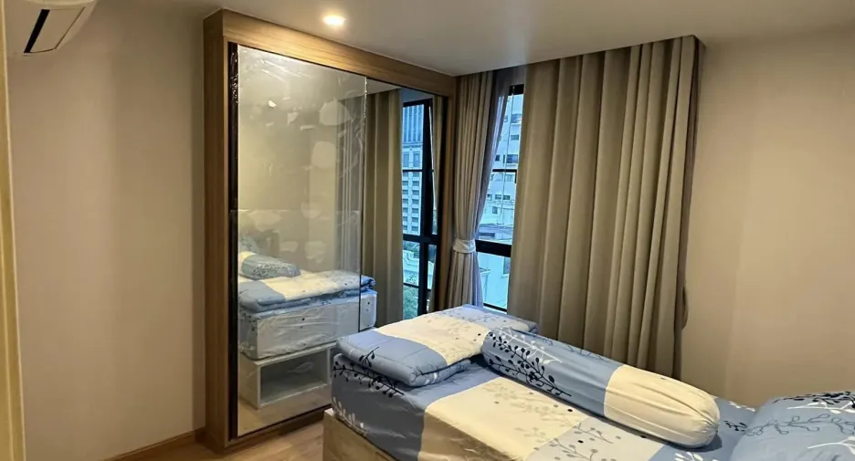 For rent 2 bedrooms condo in Pathum Wan, Bangkok