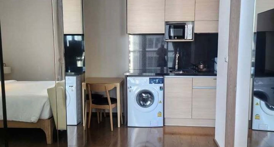 Wohnung zur Miete mit Studio in Khlong Toei, Bangkok