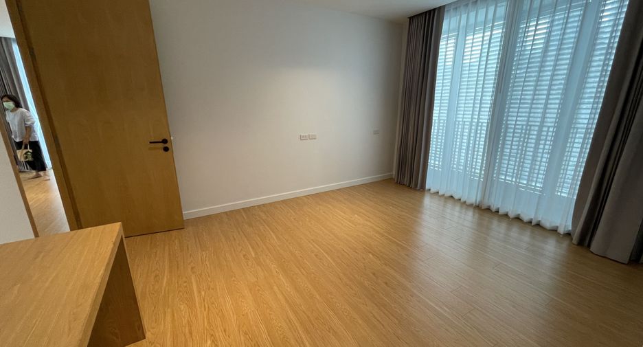 For rent 2 bedrooms apartment in Watthana, Bangkok