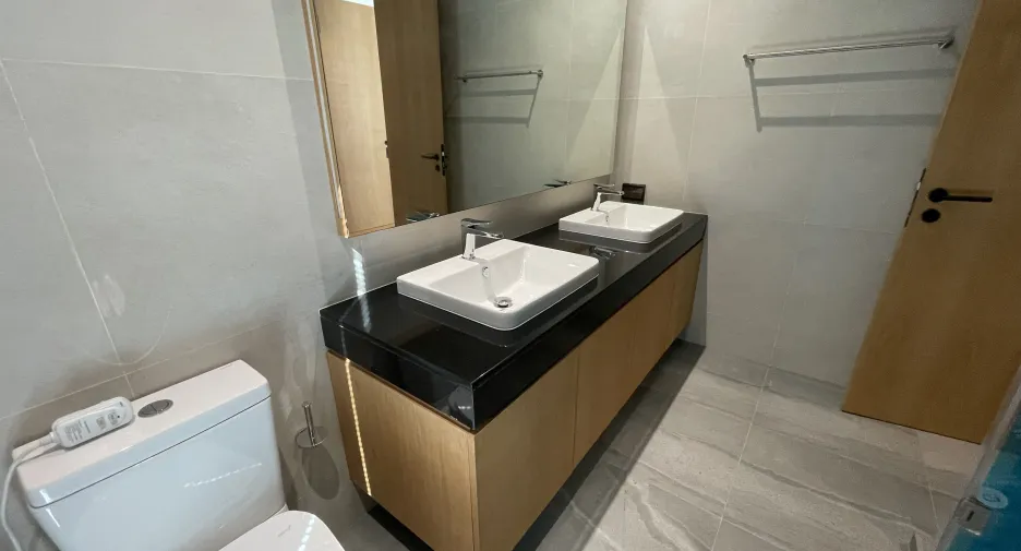 For rent 2 bedrooms apartment in Watthana, Bangkok