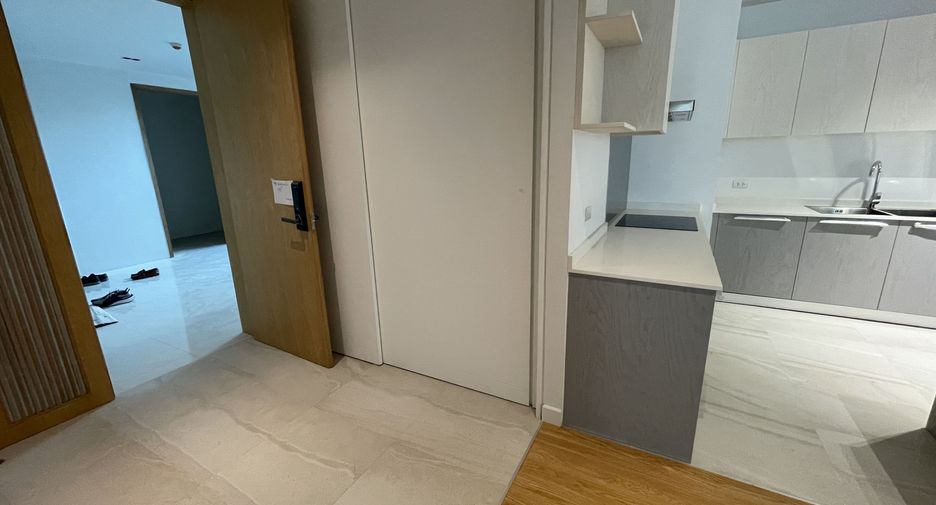 For rent 2 bedrooms apartment in Watthana, Bangkok