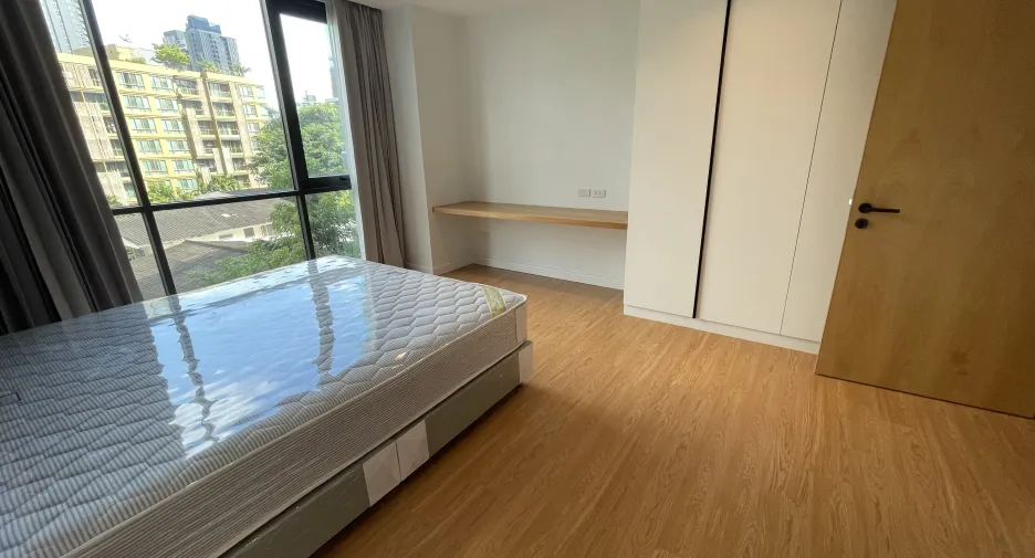 For rent 2 bedrooms apartment in Watthana, Bangkok