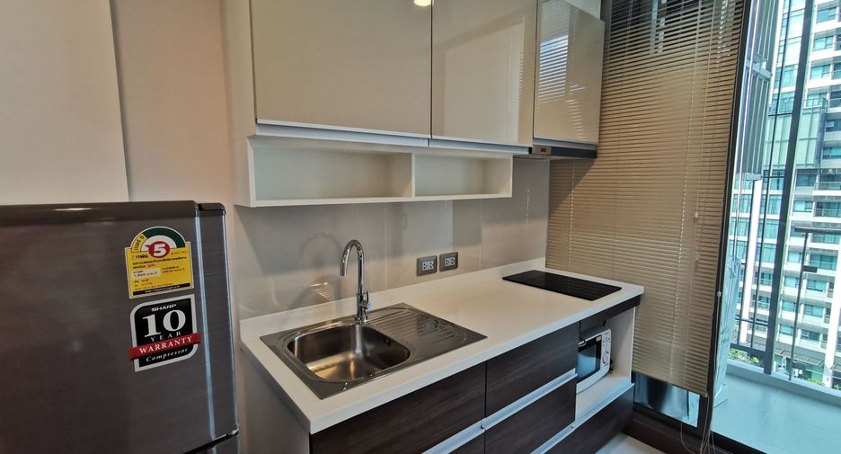 For rent 1 bed condo in Watthana, Bangkok