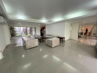 For rent 6 bedrooms townhouse in Watthana, Bangkok