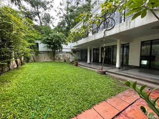 For rent 6 bedrooms townhouse in Watthana, Bangkok