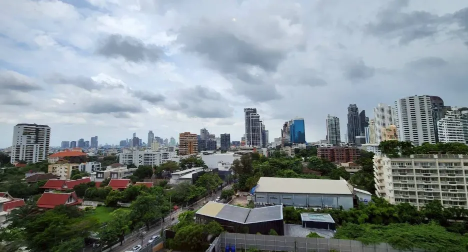 For rent 1 bed condo in Watthana, Bangkok