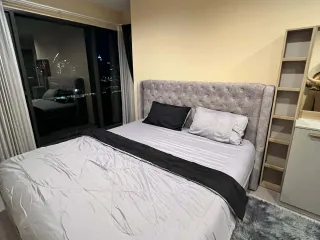 For rent 2 bedrooms condo in Huai Khwang, Bangkok