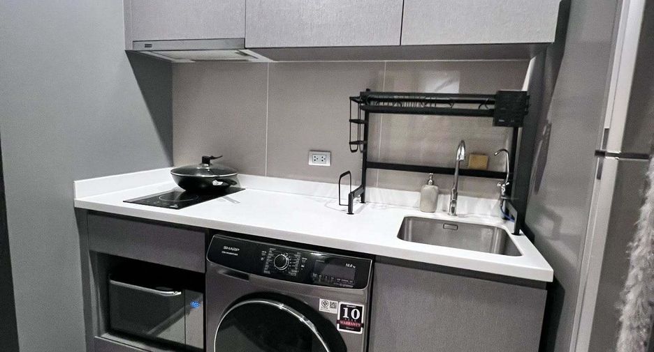Wohnung zur Miete mit 2 Zimmer in Huai Khwang, Bangkok