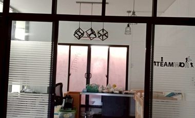 Casa adosada en alquiler de 3 habitaciones en Suan Luang, Bangkok
