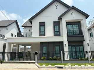 Casa en alquiler de 4 habitaciones en Bang Phli, Samut Prakan
