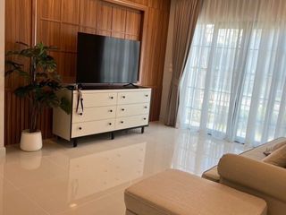Casa en alquiler de 4 habitaciones en Bang Phli, Samut Prakan