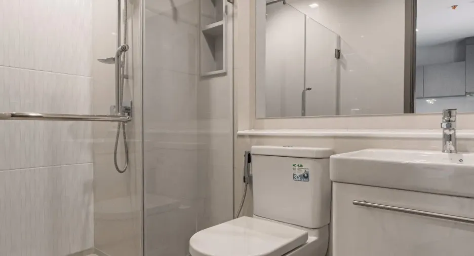 For rent 1 bed condo in Huai Khwang, Bangkok
