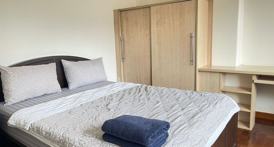 For rent 2 bedrooms apartment in Khlong Toei, Bangkok