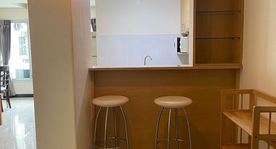 For rent 2 bedrooms apartment in Khlong Toei, Bangkok