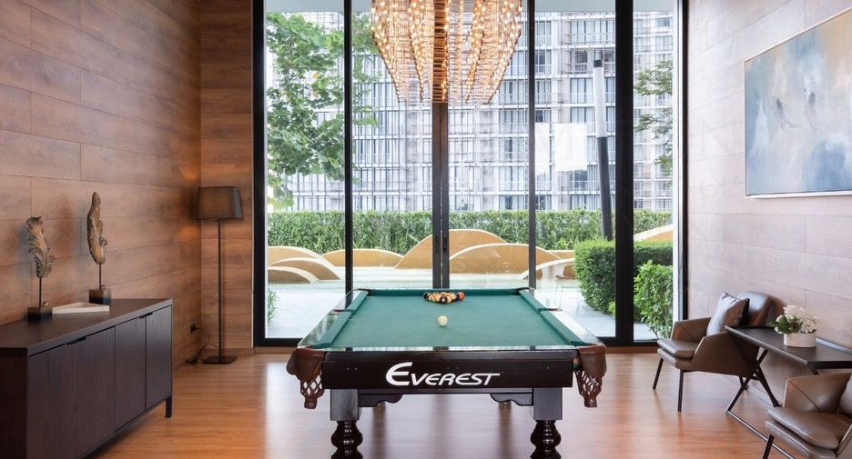 For rent 2 bedrooms condo in Khlong Toei, Bangkok
