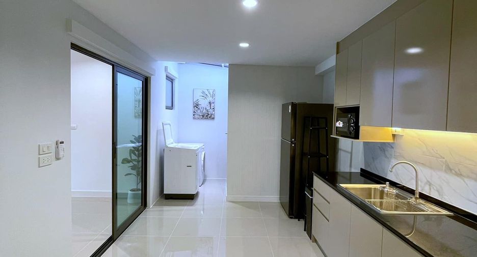 Casa en alquiler de 3 habitaciones en Bang Phli, Samut Prakan