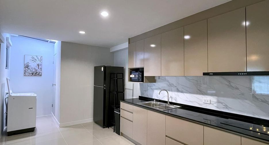 Casa en alquiler de 3 habitaciones en Bang Phli, Samut Prakan