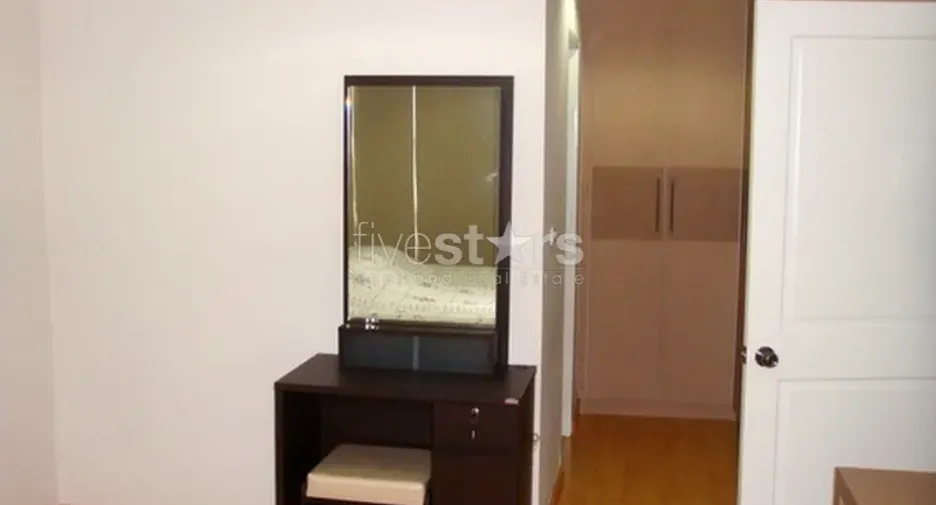 Condo en alquiler de 2 habitaciones en Khlong Toei, Bangkok