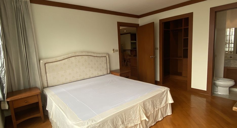 For rent 2 bedrooms apartment in Khlong Toei, Bangkok