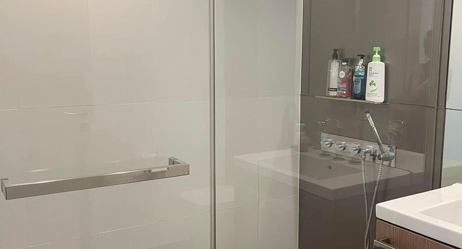 For rent 2 bedrooms condo in Pathum Wan, Bangkok
